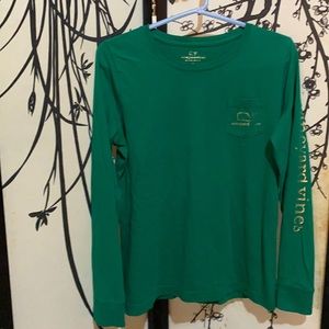 Vineyard Vines Women’s Forest Green Tee W/Gold Whale Graphic Pocket